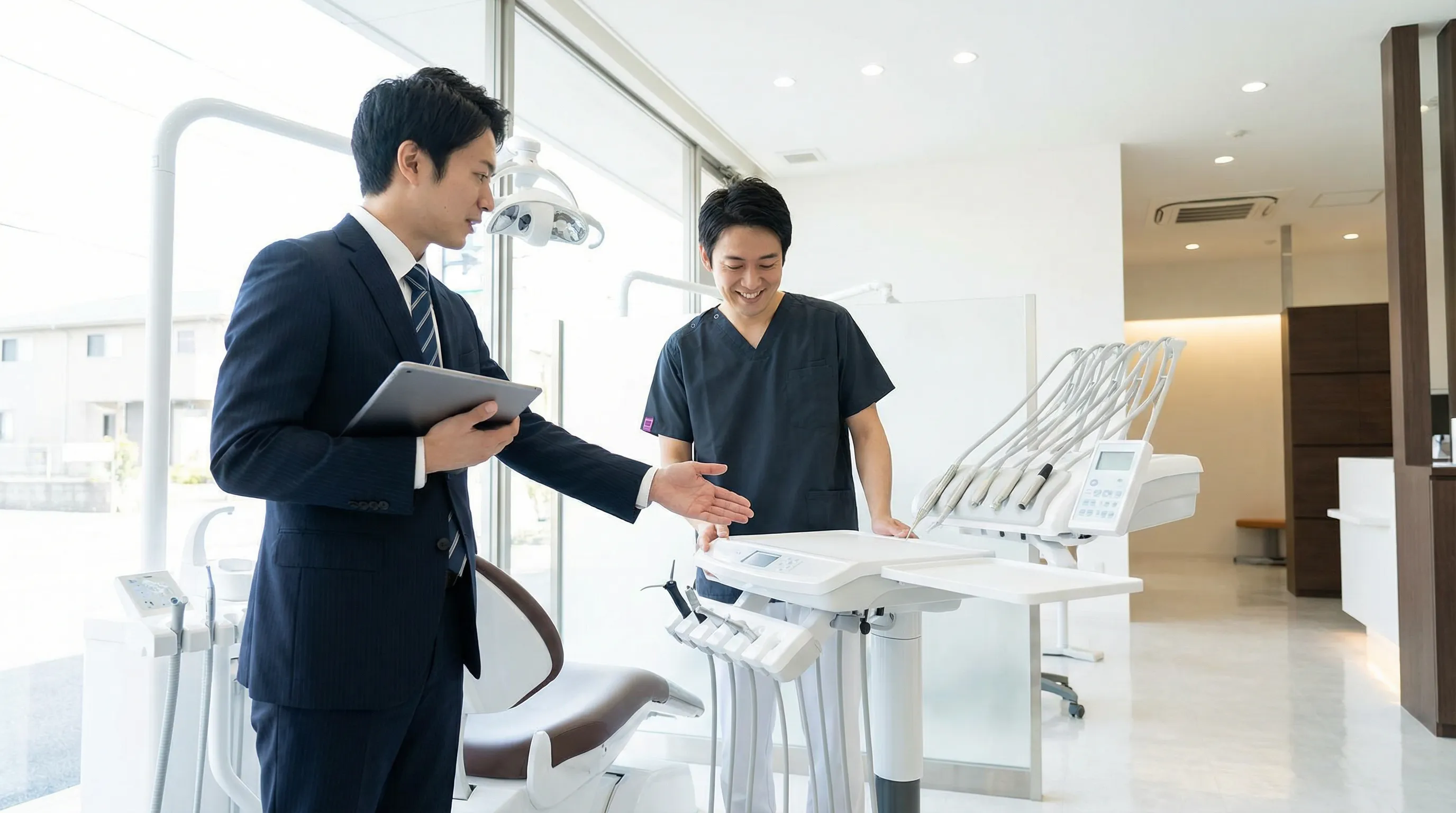 歯科機器の展示・提案風景